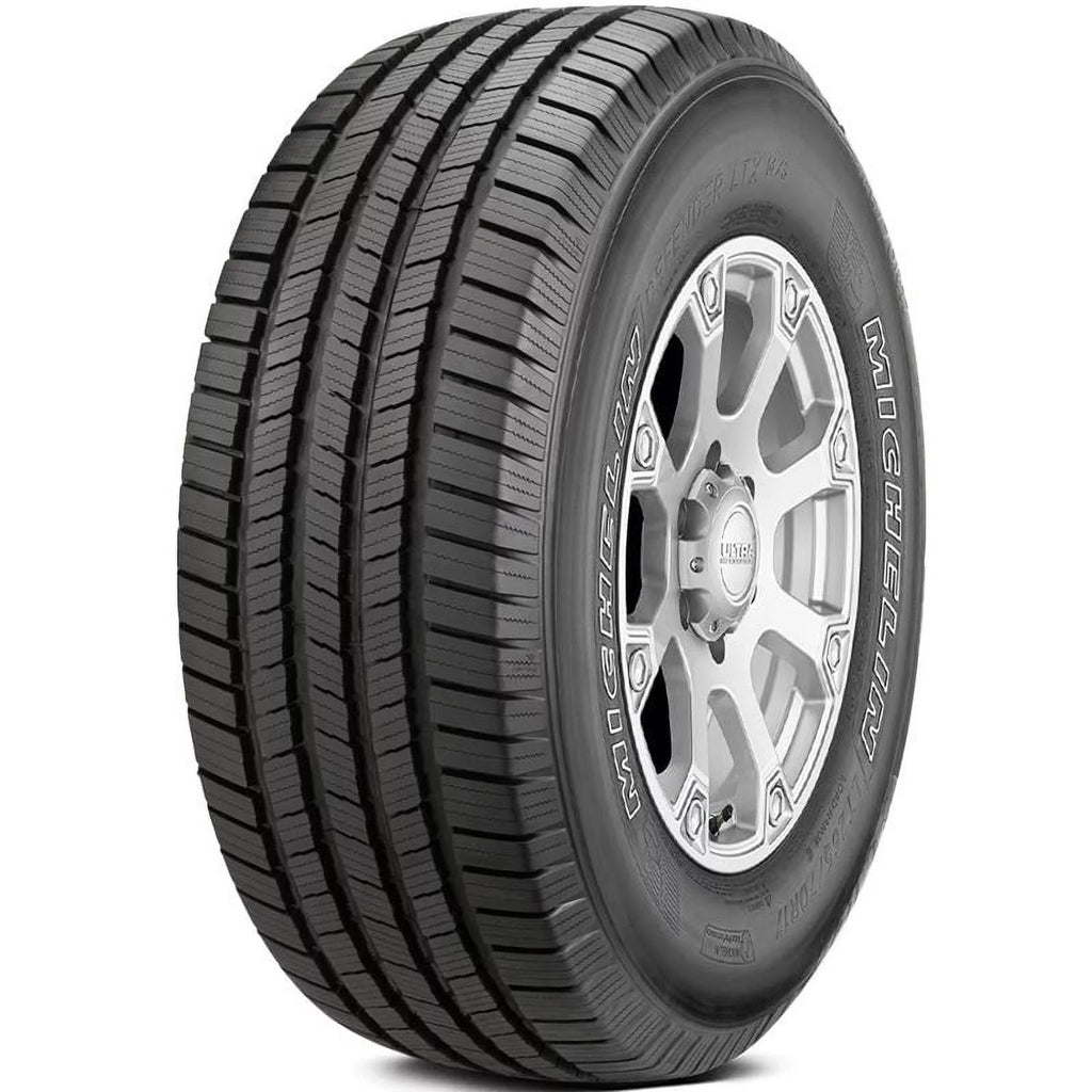 All Season 235/70R16 109T XL Light Truck Tire O682107