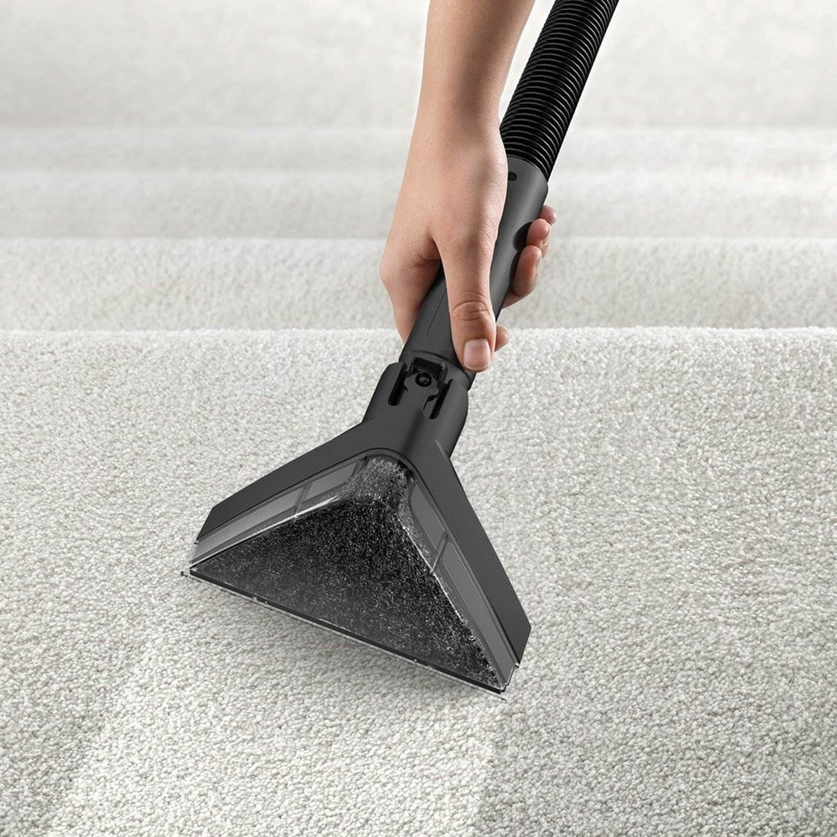 Lightweight Dual Tank Carpet and Fabric Surface Cleaner Q870