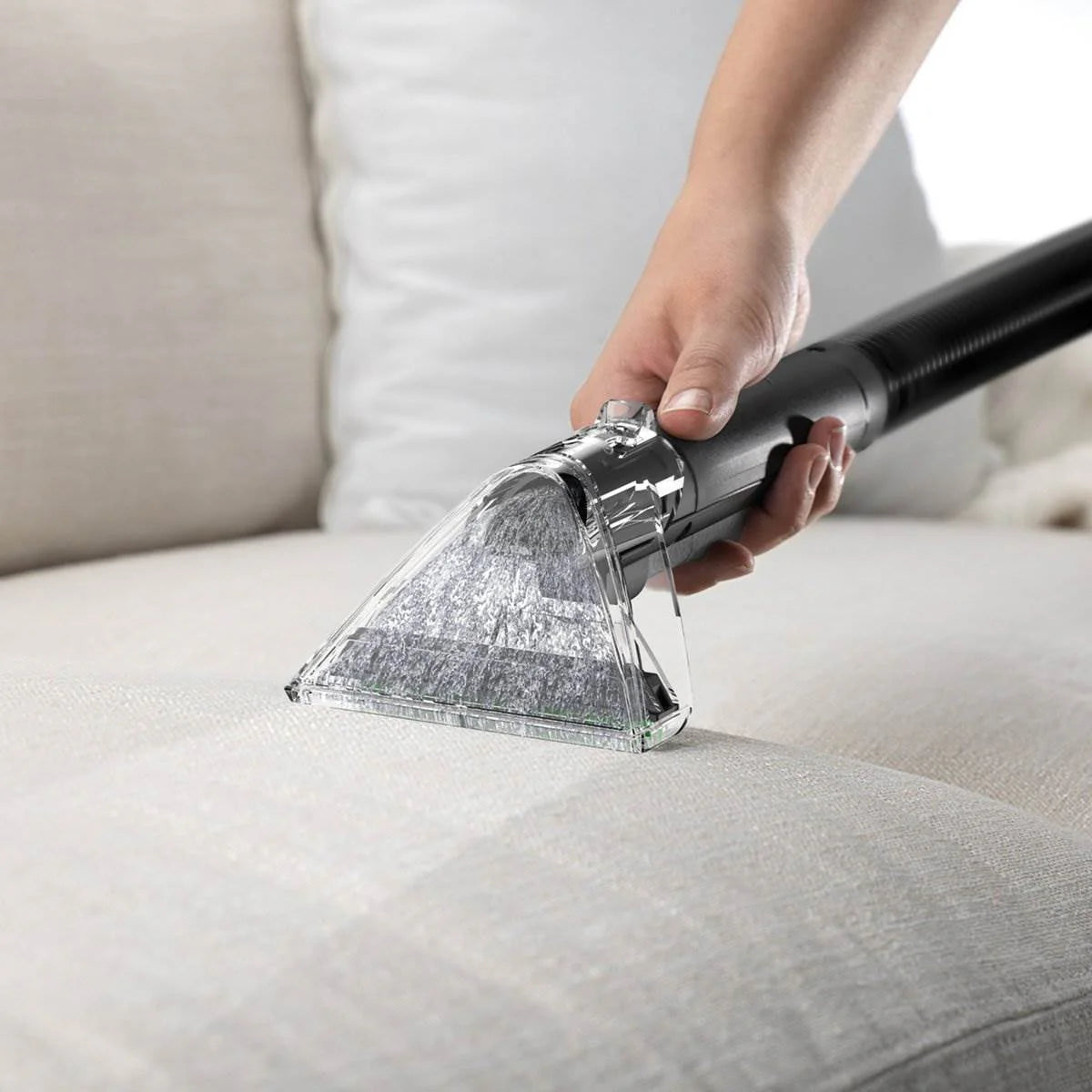 Lightweight Dual Tank Carpet and Fabric Surface Cleaner Q870
